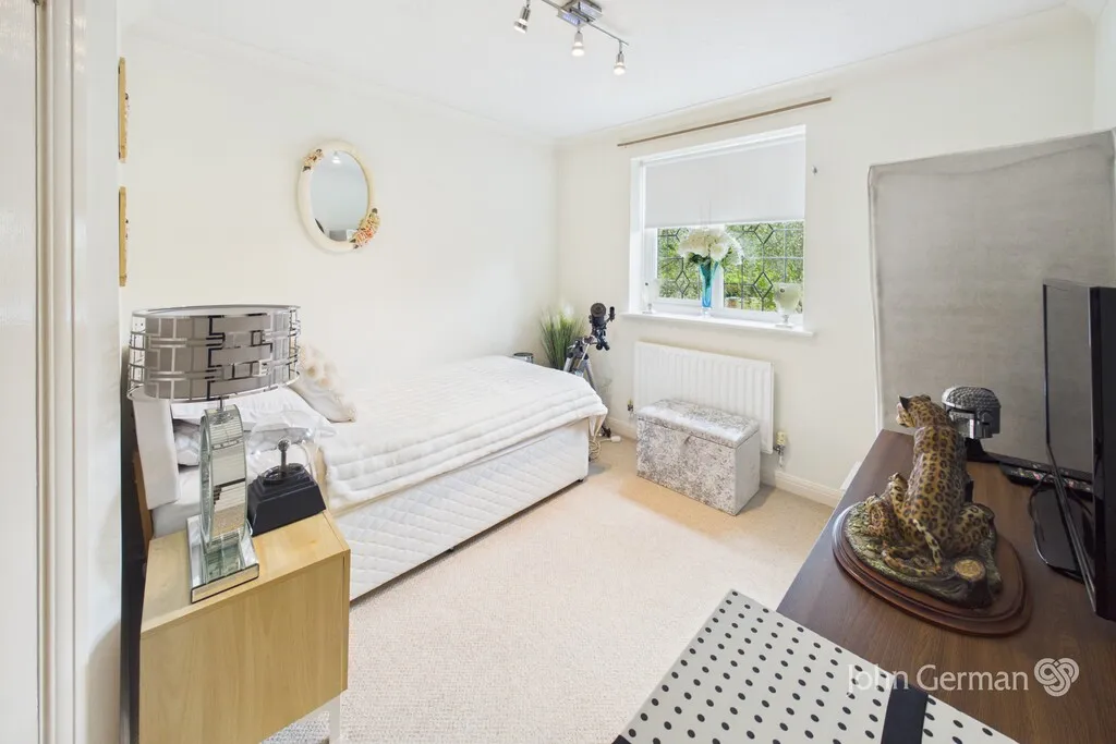 Overcroft, Bramshall, photo 17