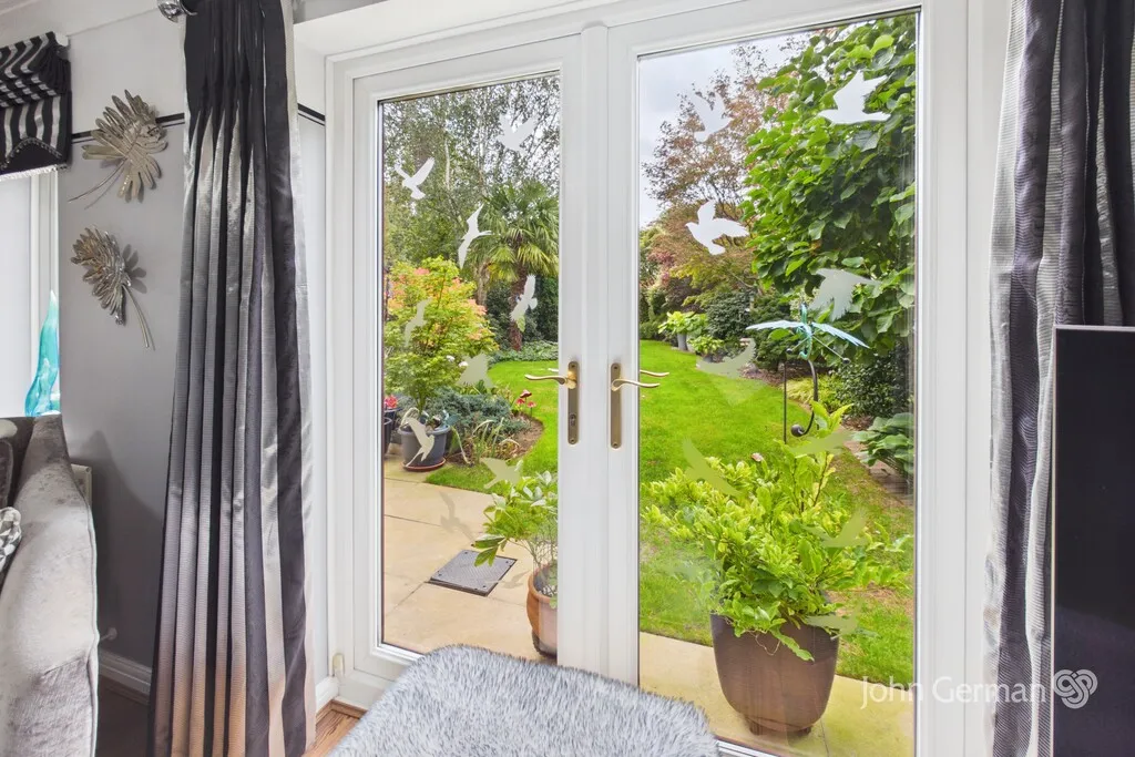 Overcroft, Bramshall, photo 4