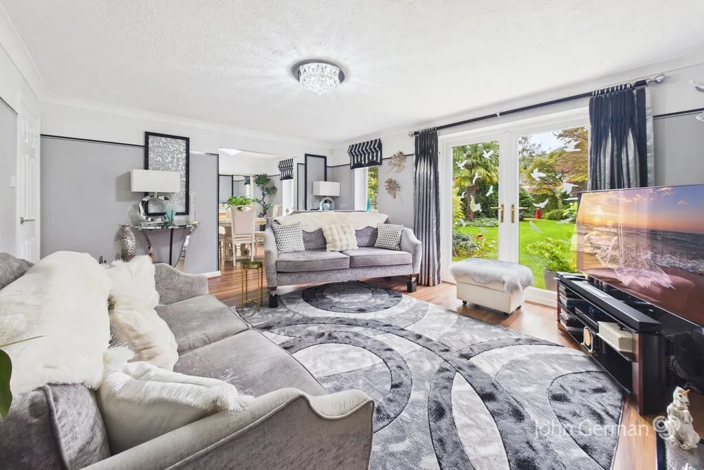 Overcroft, Bramshall, photo 3