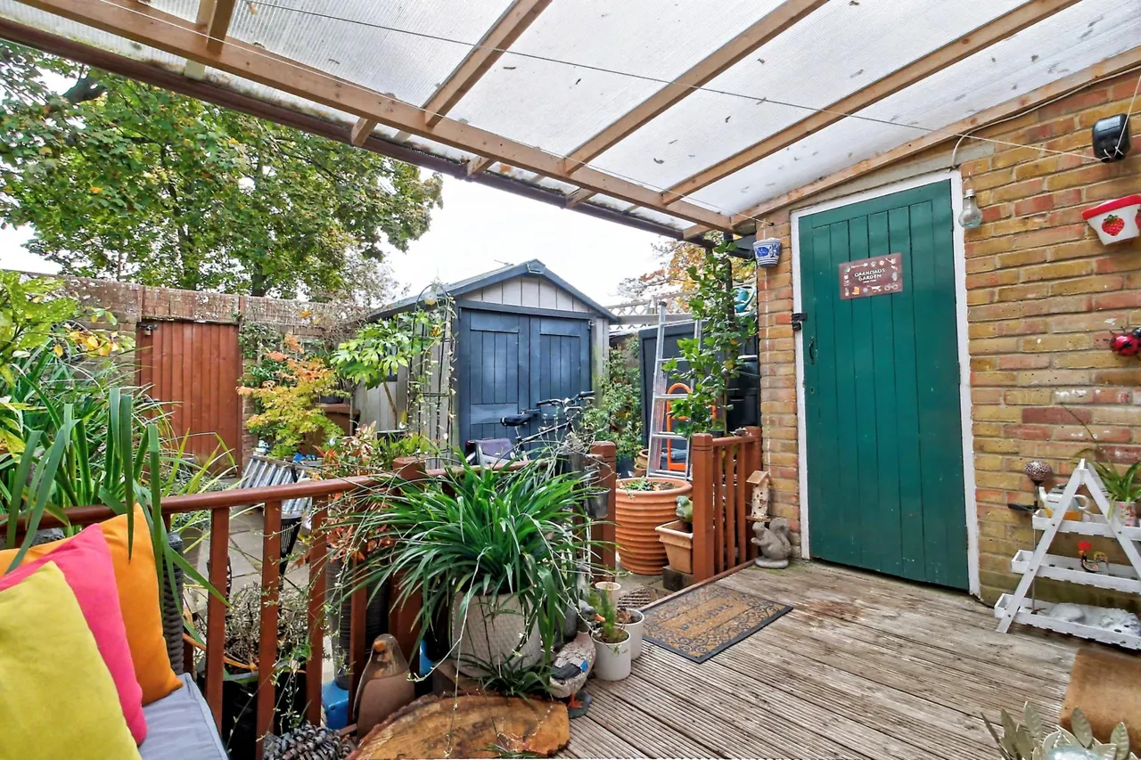 Launcelot Close, Andover, SP10, photo 17