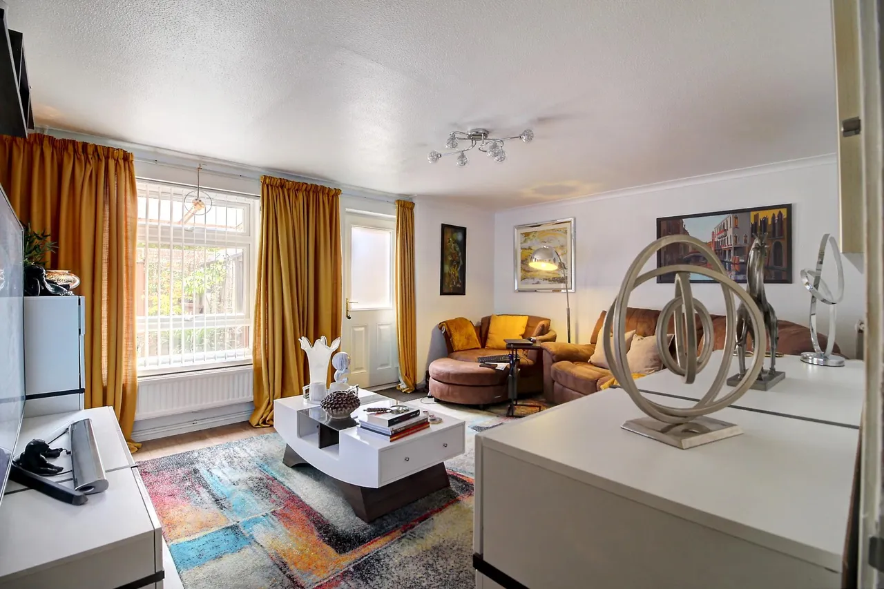 Launcelot Close, Andover, SP10, photo 2