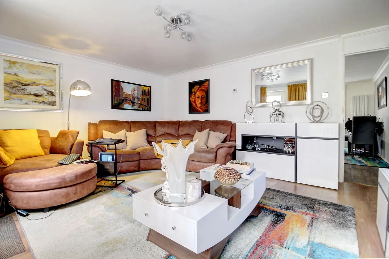 Launcelot Close, Andover, SP10, photo 9