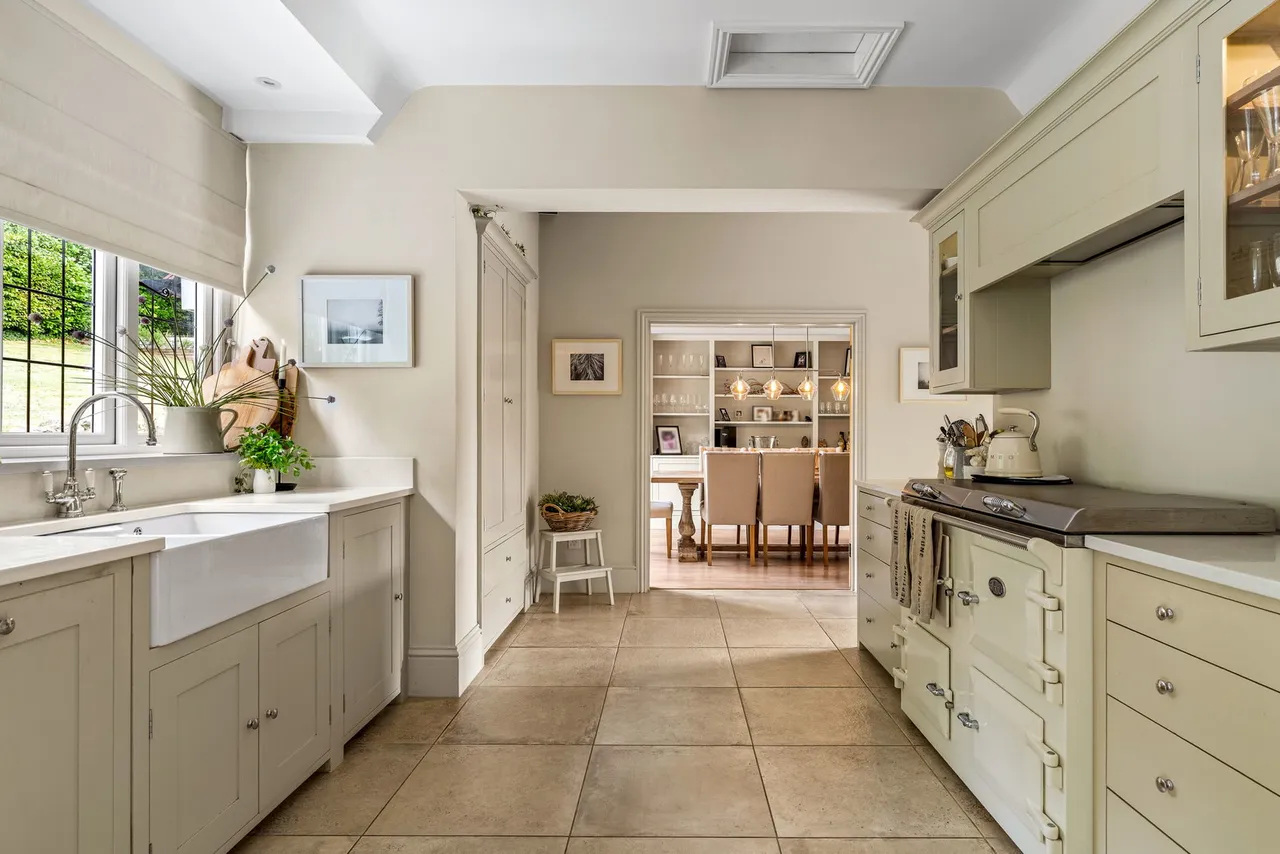 Hazelwood Lane, Chipstead, photo 5