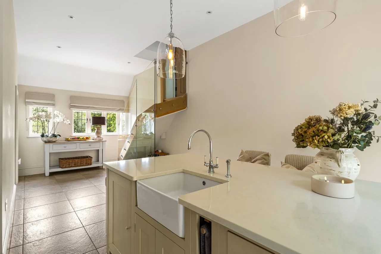 Hazelwood Lane, Chipstead, photo 4
