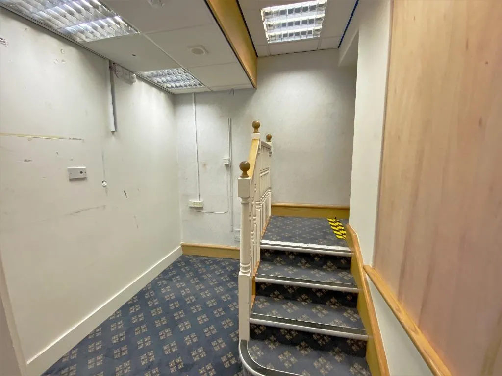 High Street, Andover, SP10, photo 6