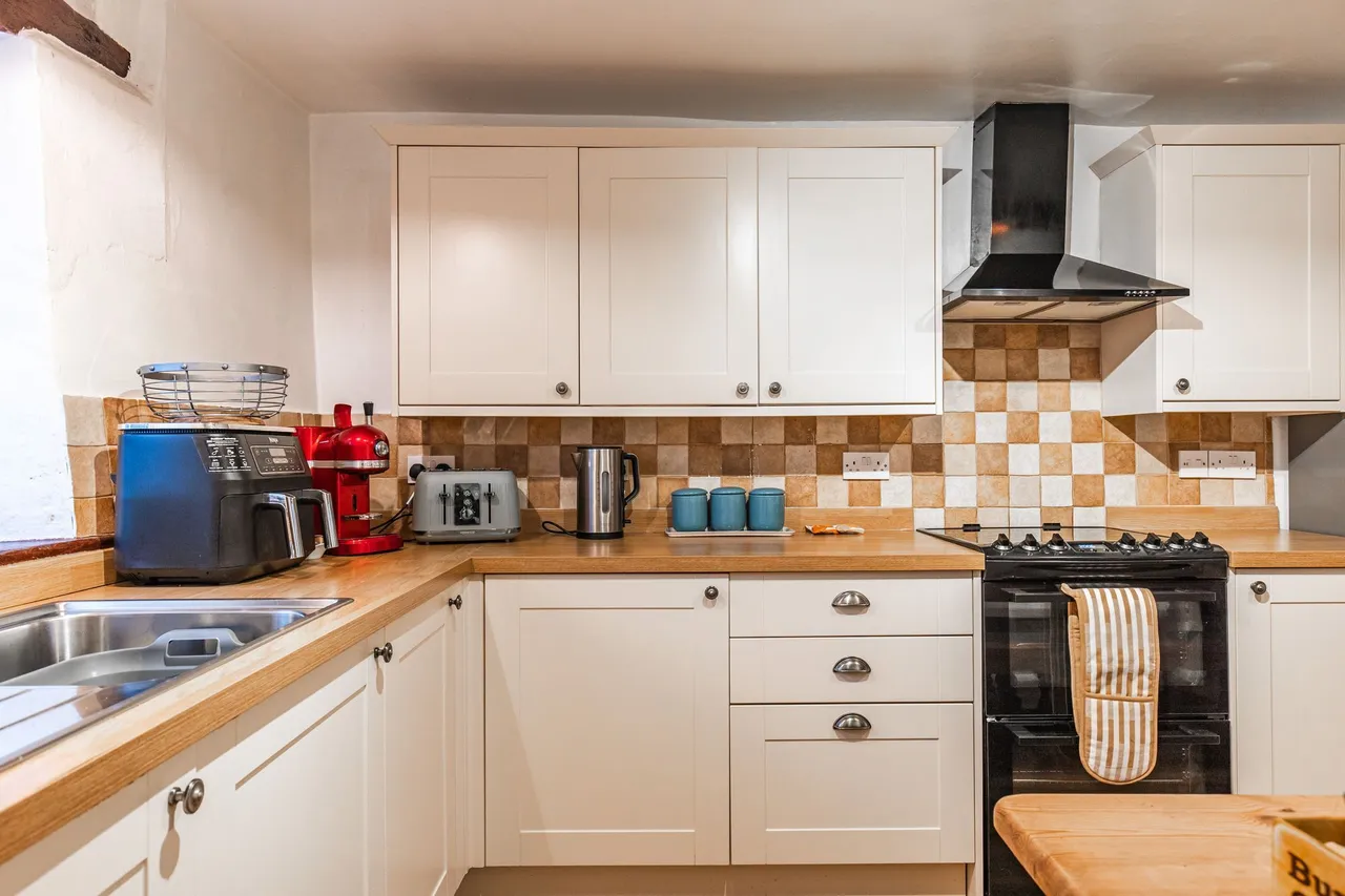 Characterful Cottage in the Heart of, photo 6