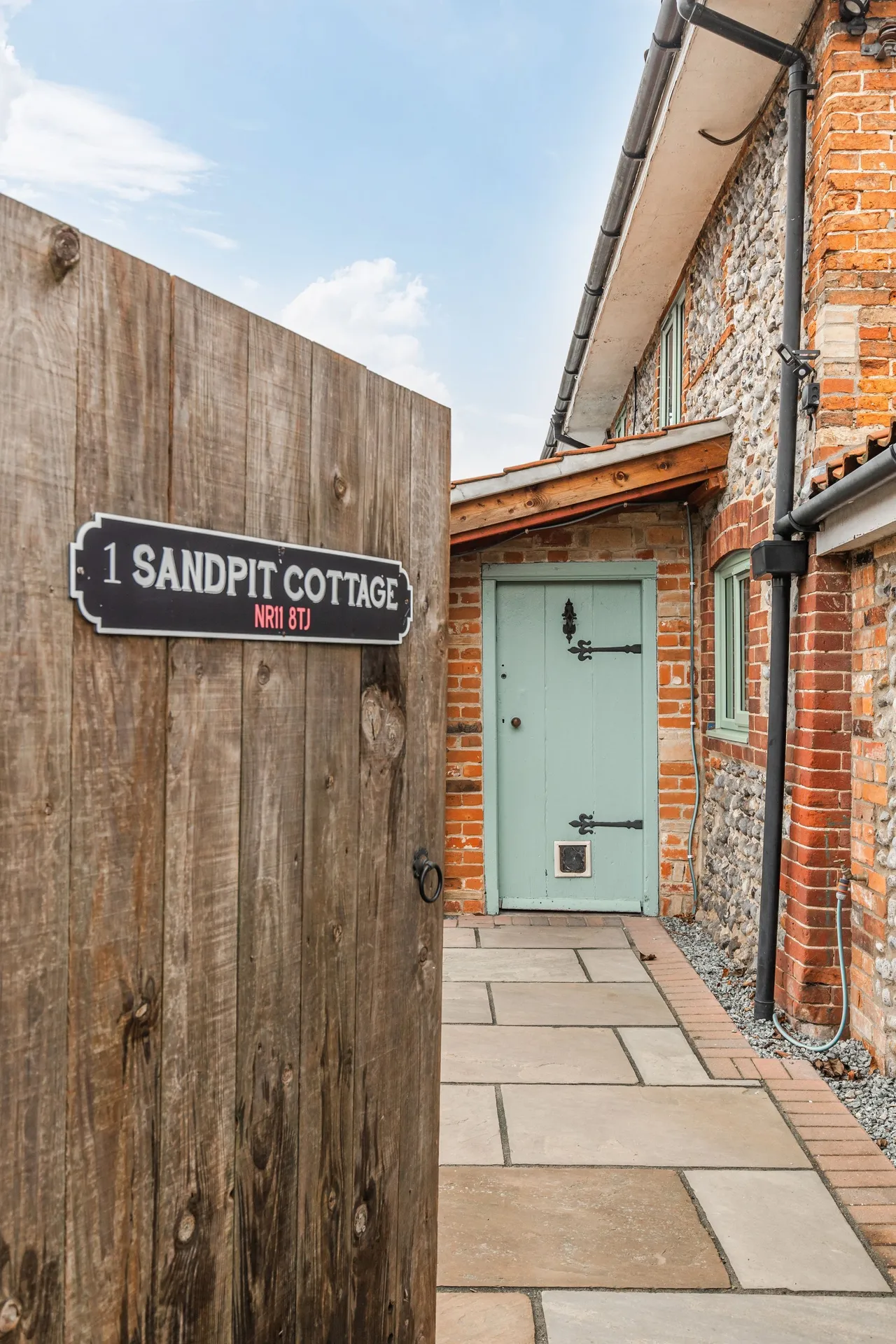 3 bed house for sale, Characterful Cottage in the Heart of