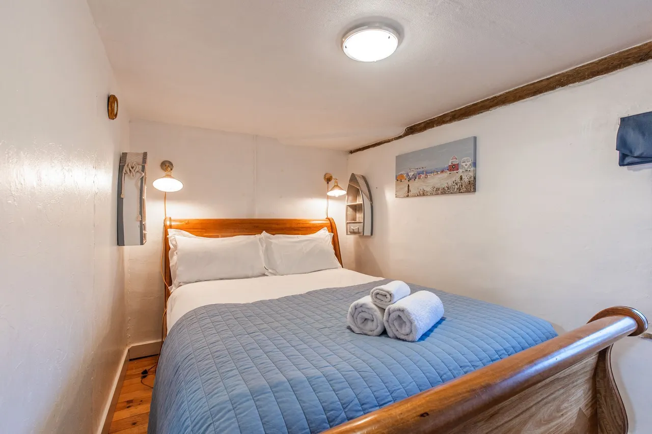 Characterful Cottage in the Heart of, photo 9