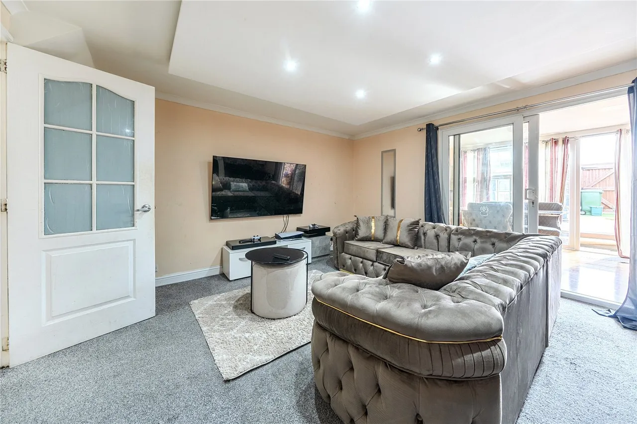 Chatfield Way, Basildon, Essex, SS13, photo 13