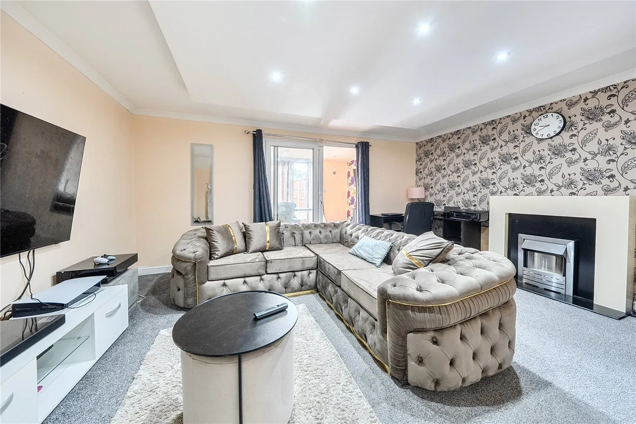 Chatfield Way, Basildon, Essex, SS13, photo 6