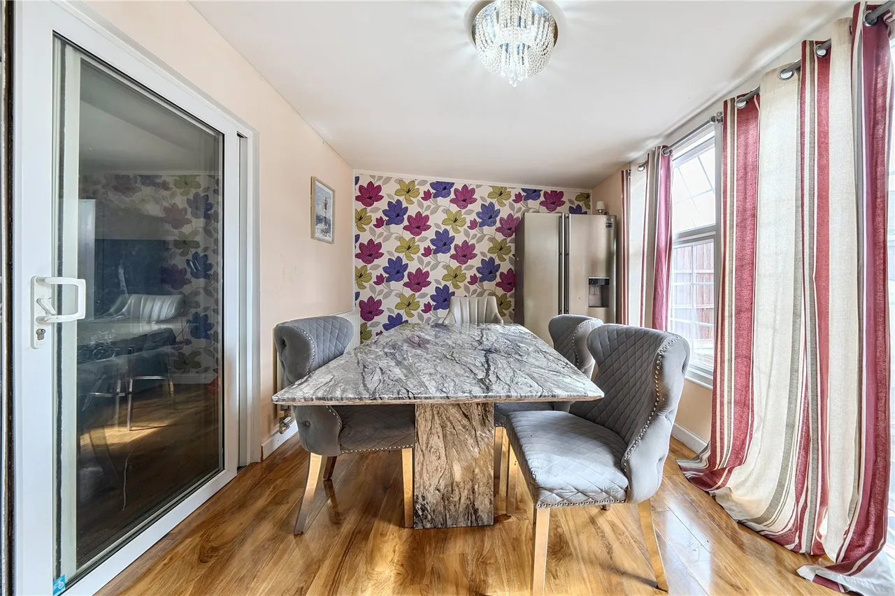 Chatfield Way, Basildon, Essex, SS13, photo 8