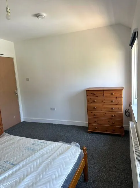 Rownhams Road, Havant, Hampshire, PO9, photo 3