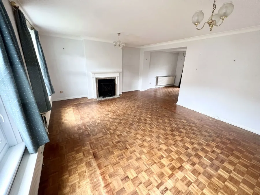 House Under Offer with 4 bedrooms in Old Harlow, CM17, photo 13