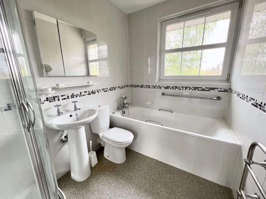 House Under Offer with 4 bedrooms in Old Harlow, CM17, photo 8