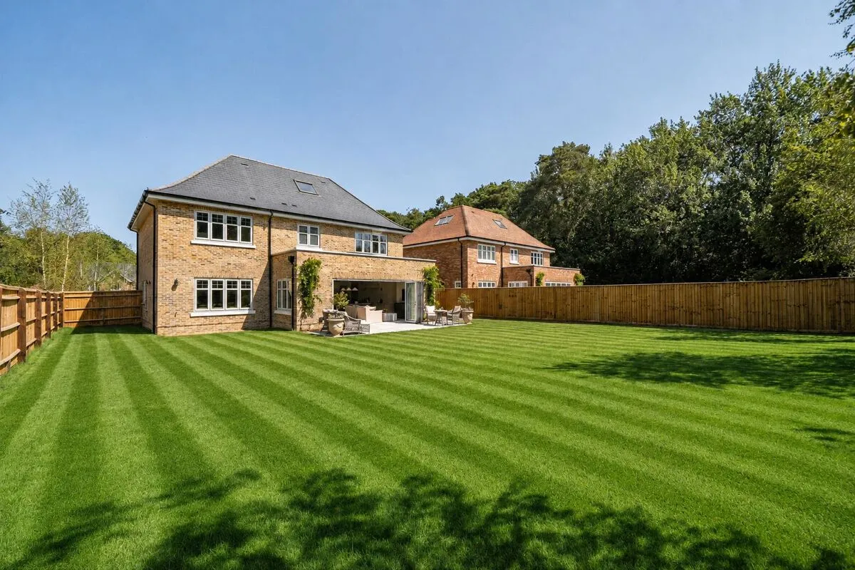 Peyton Place, Finchampstead, RG40, photo 23