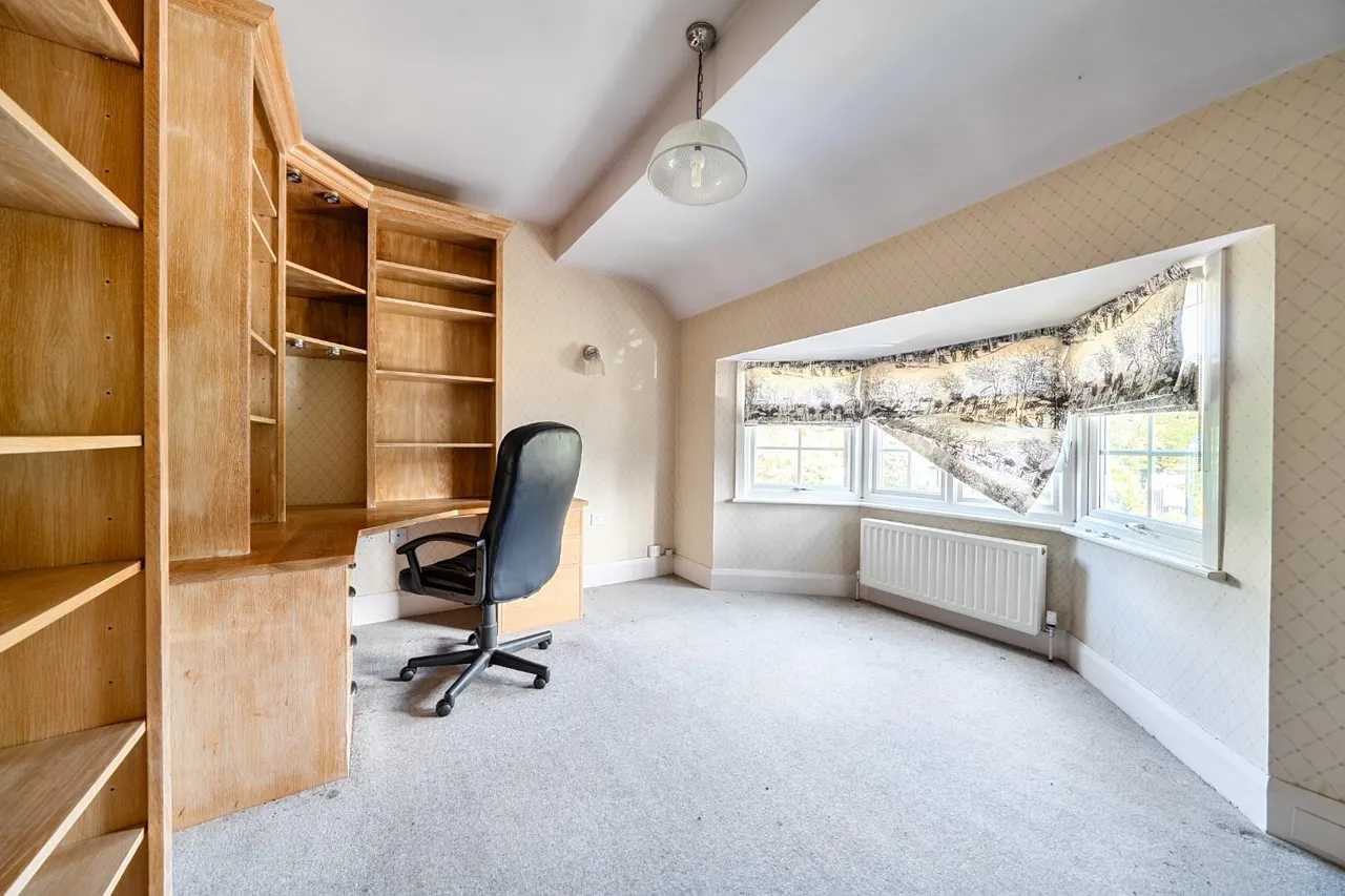 Lawrence Court, Mill Hill, NW7, London, photo 11