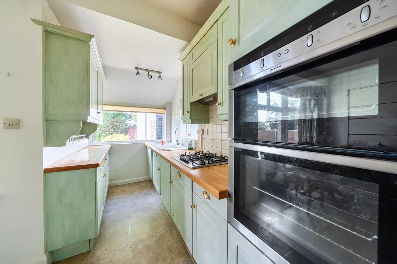 Lawrence Court, Mill Hill, NW7, London, photo 8