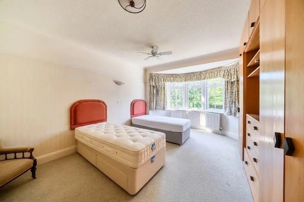 Lawrence Court, Mill Hill, NW7, London, photo 9