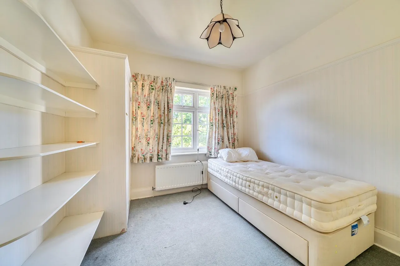 Lawrence Court, Mill Hill, NW7, London, photo 12