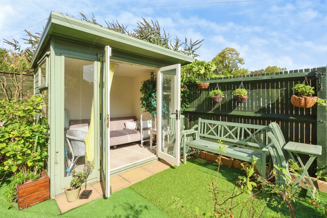 Waldren Close, Poole, BH15, photo 9