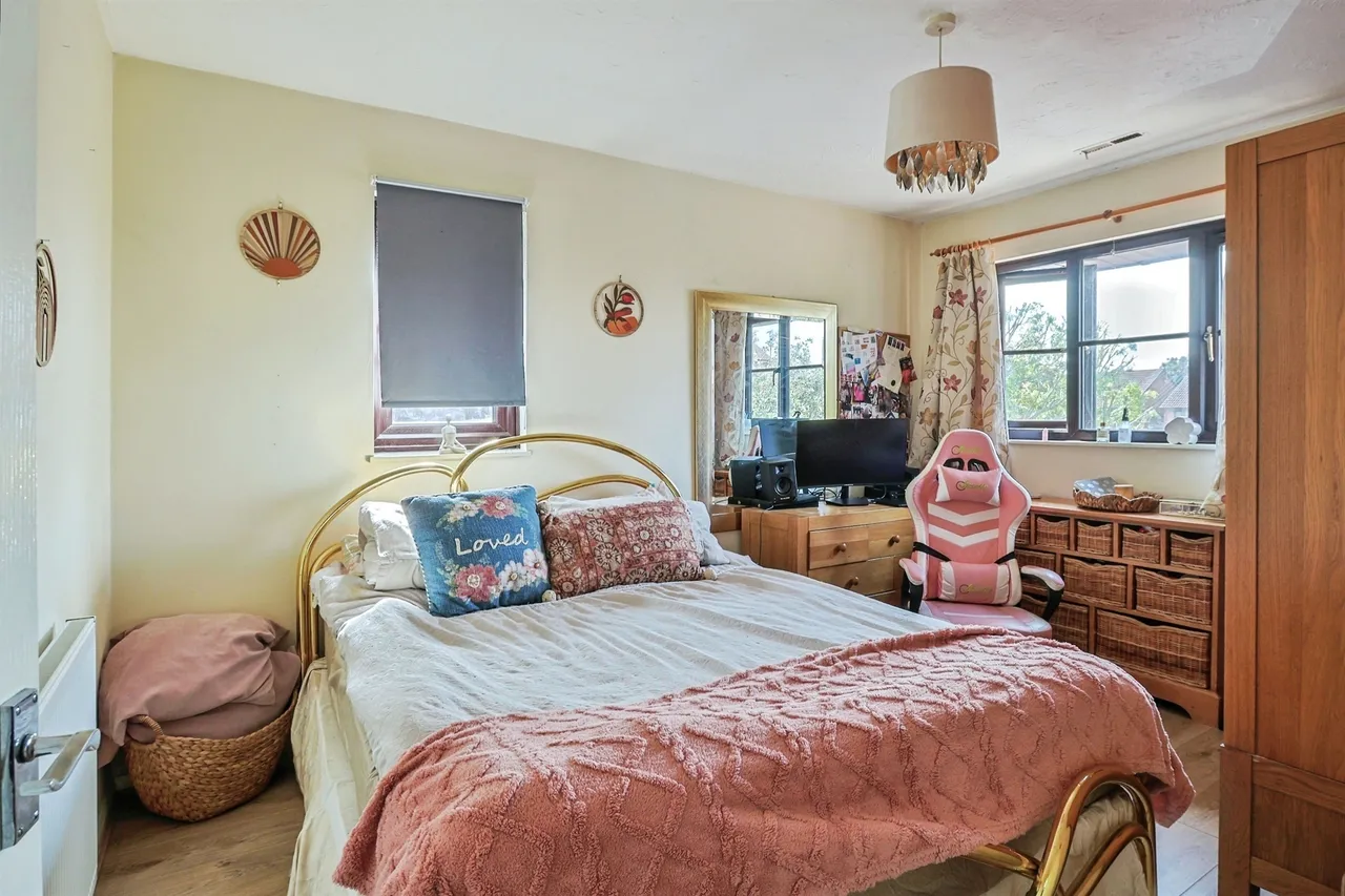 Waldren Close, Poole, BH15, photo 12
