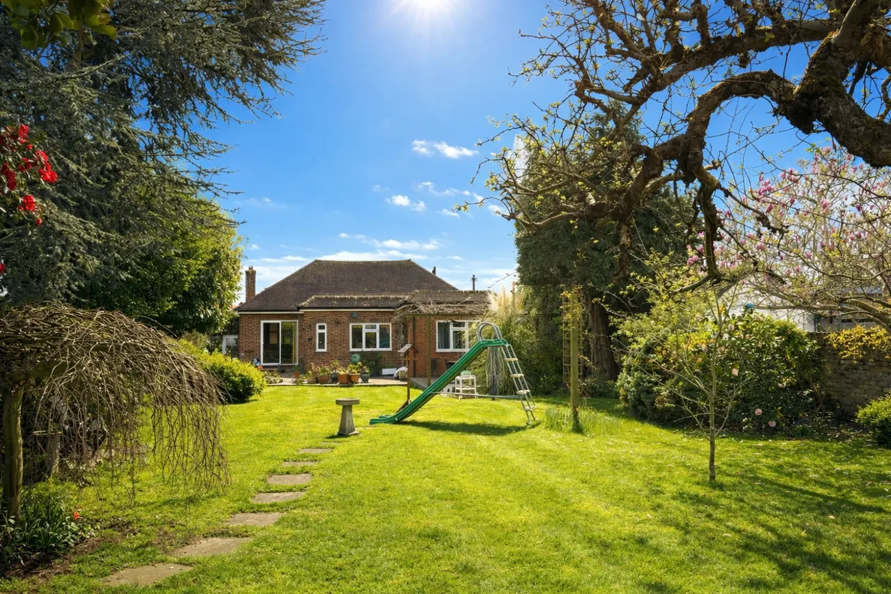 Western Avenue, Surrey Egham, TW20, photo 11