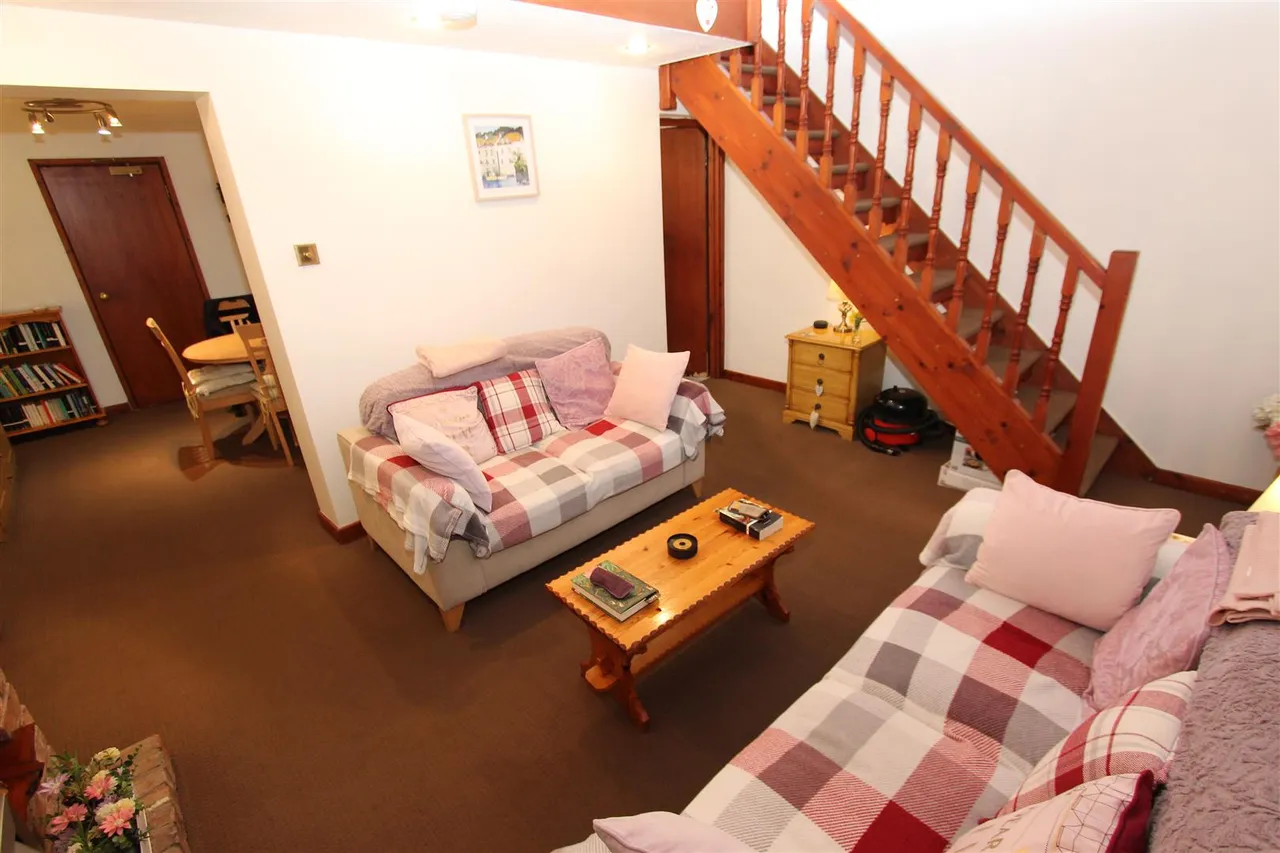Chester Street, St. Asaph, LL17, photo 13