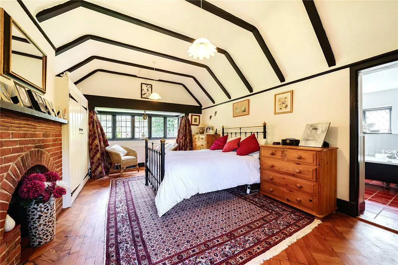 Harpers Road, Ash Green, Surrey, GU12 6JL, photo 3