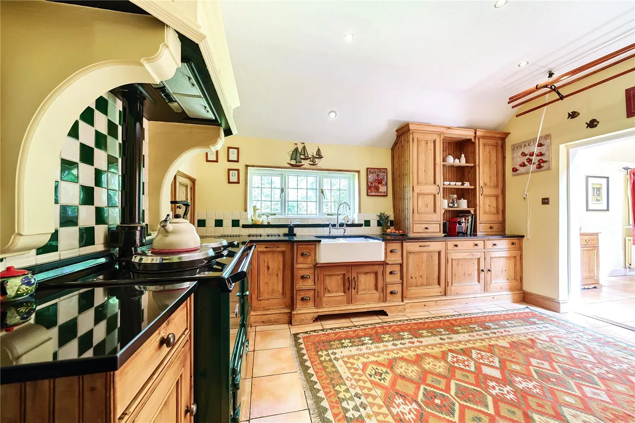 Harpers Road, Ash Green, Surrey, GU12 6JL, photo 4