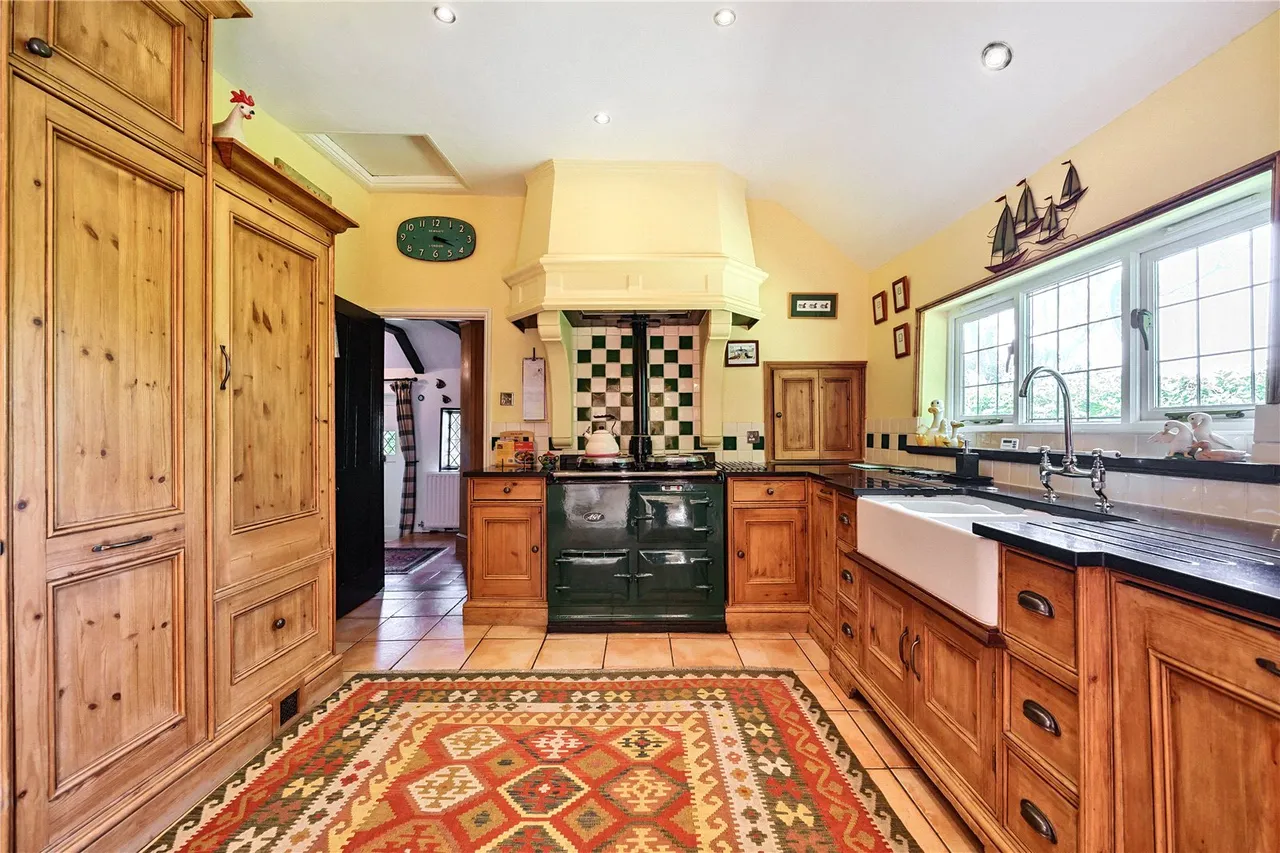 Harpers Road, Ash Green, Surrey, GU12 6JL, photo 5