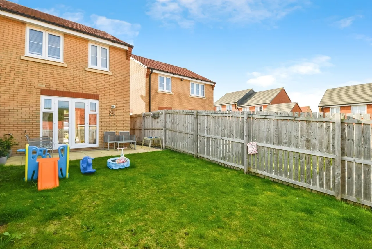 Brambling Drive, Guisborough, North Yorkshire, TS14, photo 14