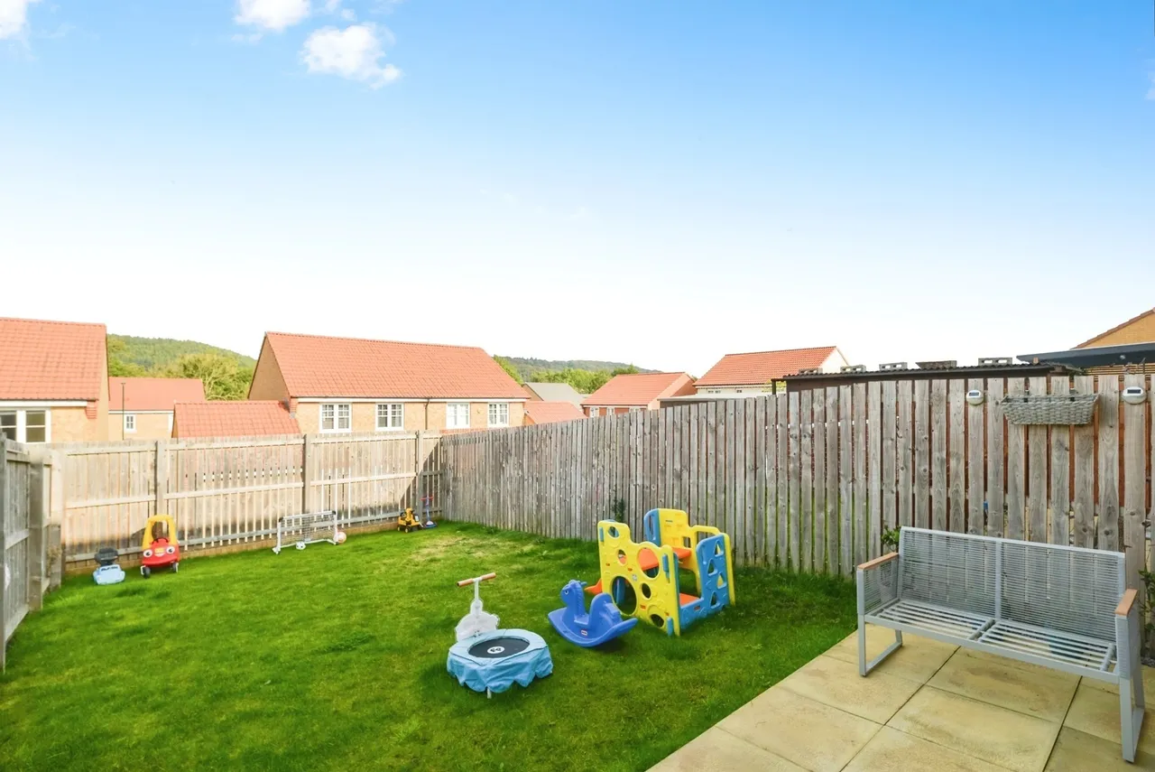 Brambling Drive, Guisborough, North Yorkshire, TS14, photo 15