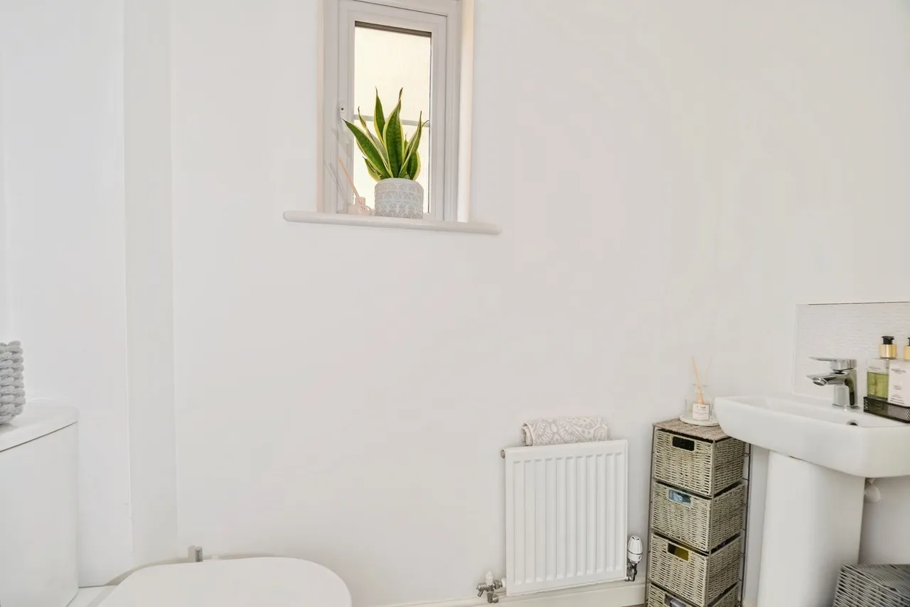 Brambling Drive, Guisborough, North Yorkshire, TS14, photo 9