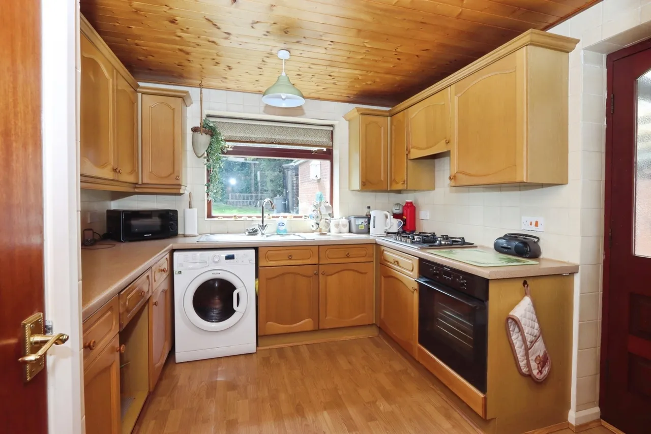 Metcalfe Avenue, Killamarsh, Sheffield, Derbyshire, S21, photo 5