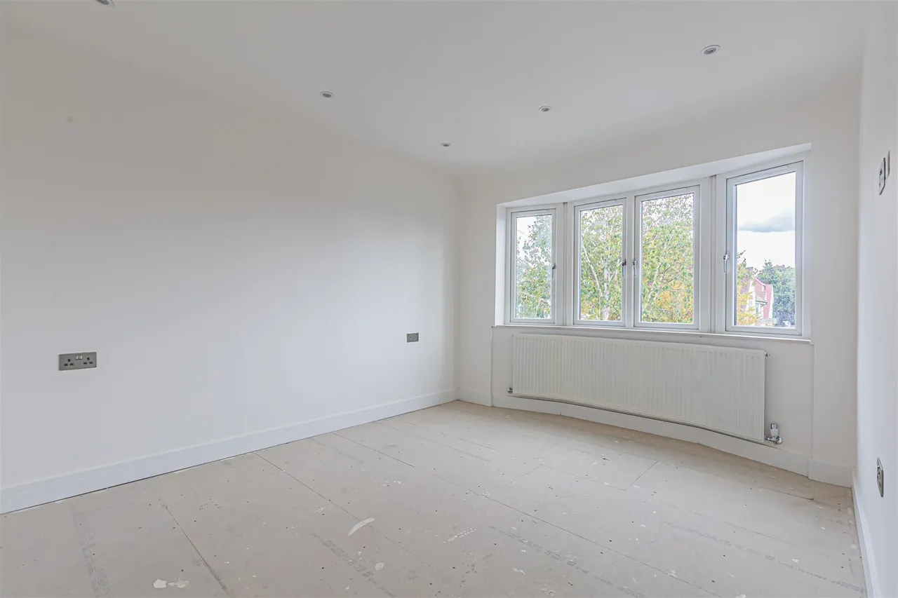 Tayben Avenue, Whitton, photo 10