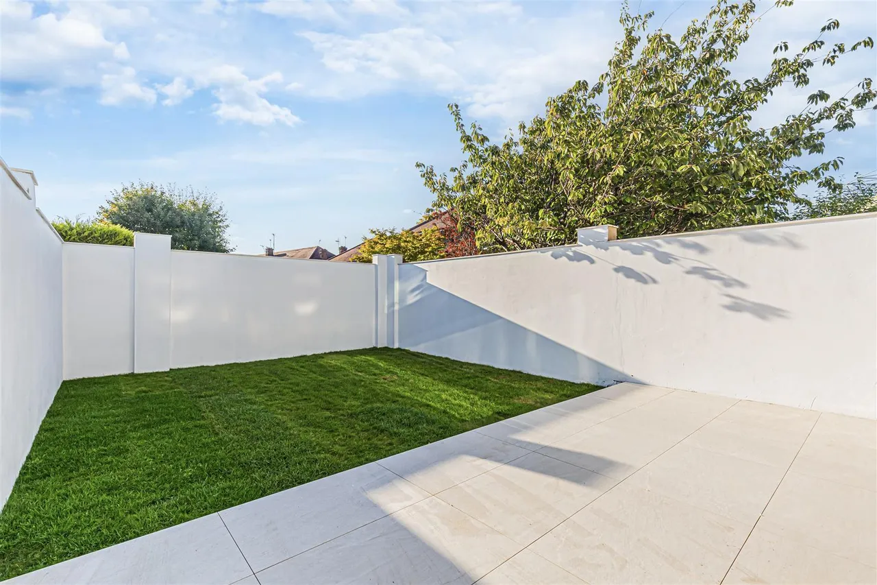 Tayben Avenue, Whitton, photo 17