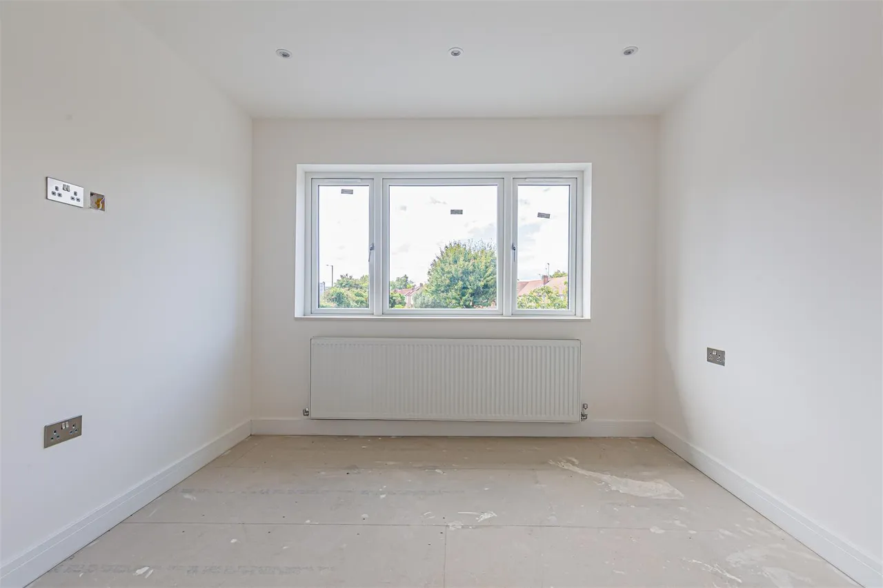 Tayben Avenue, Whitton, photo 11