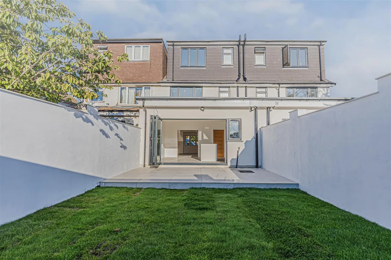 Tayben Avenue, Whitton, photo 19