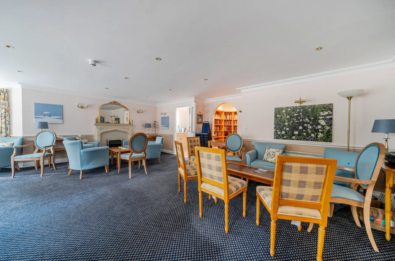 Branksomewood Road, Fleet, GU51, photo 12