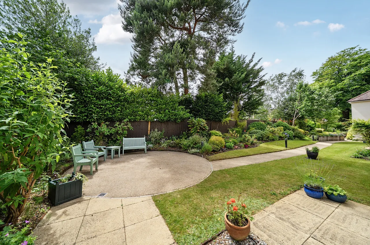 Branksomewood Road, Fleet, GU51, photo 8