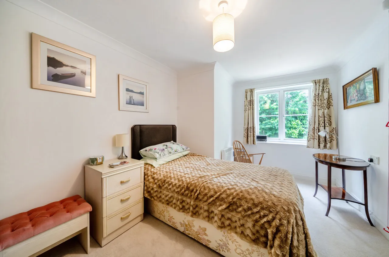 Branksomewood Road, Fleet, GU51, photo 6