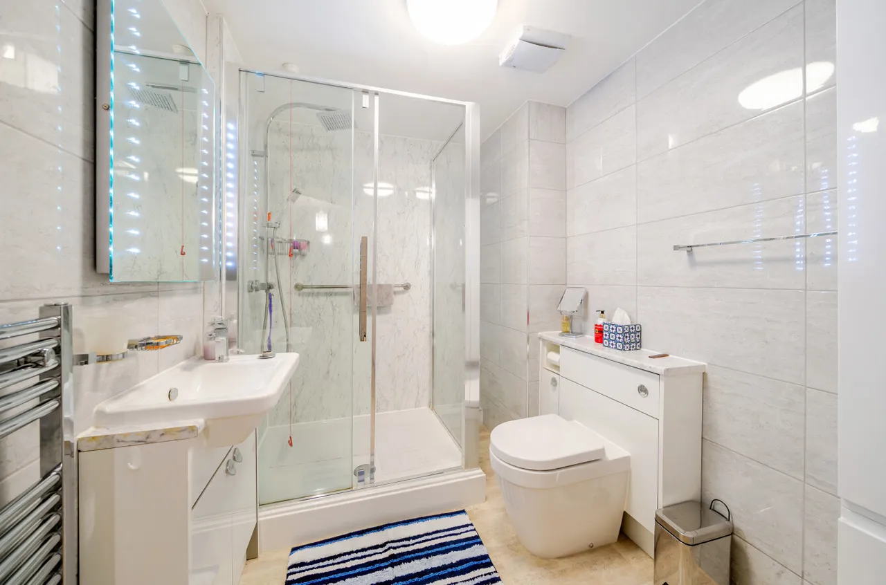 Branksomewood Road, Fleet, GU51, photo 7