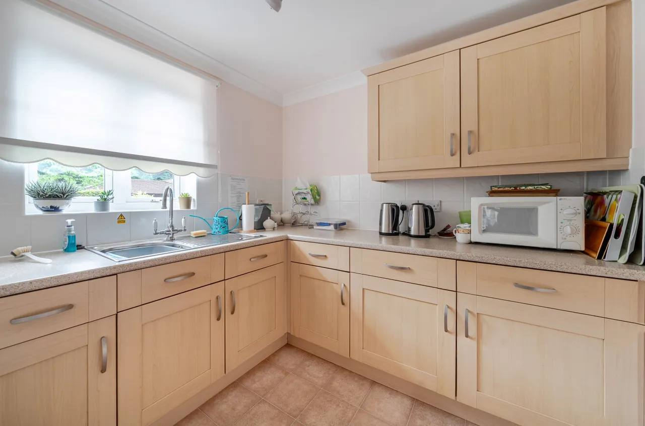 Branksomewood Road, Fleet, GU51, photo 14