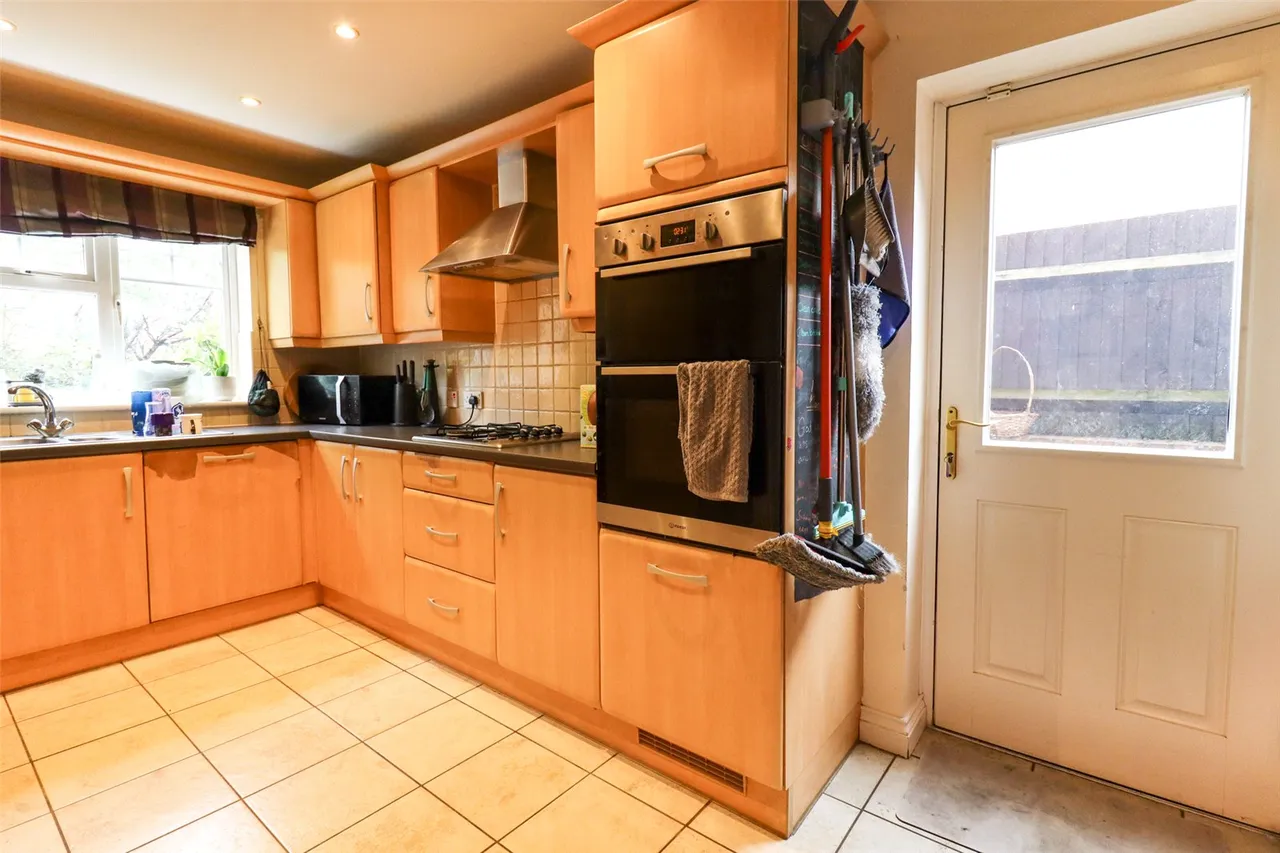 Cudbury Drive, Fleet, Hampshire, GU51 1HQ, photo 4