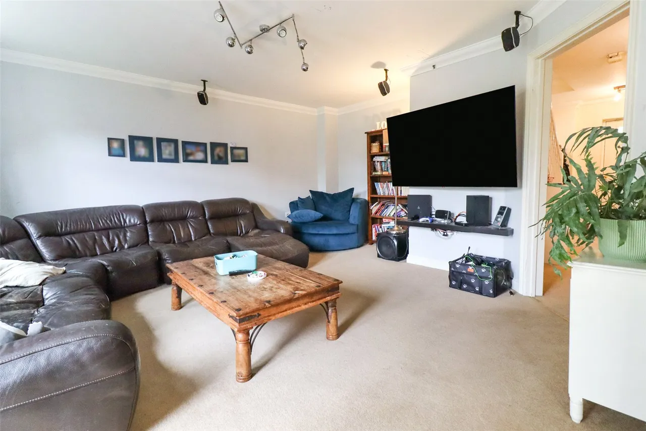 Cudbury Drive, Fleet, Hampshire, GU51 1HQ, photo 2