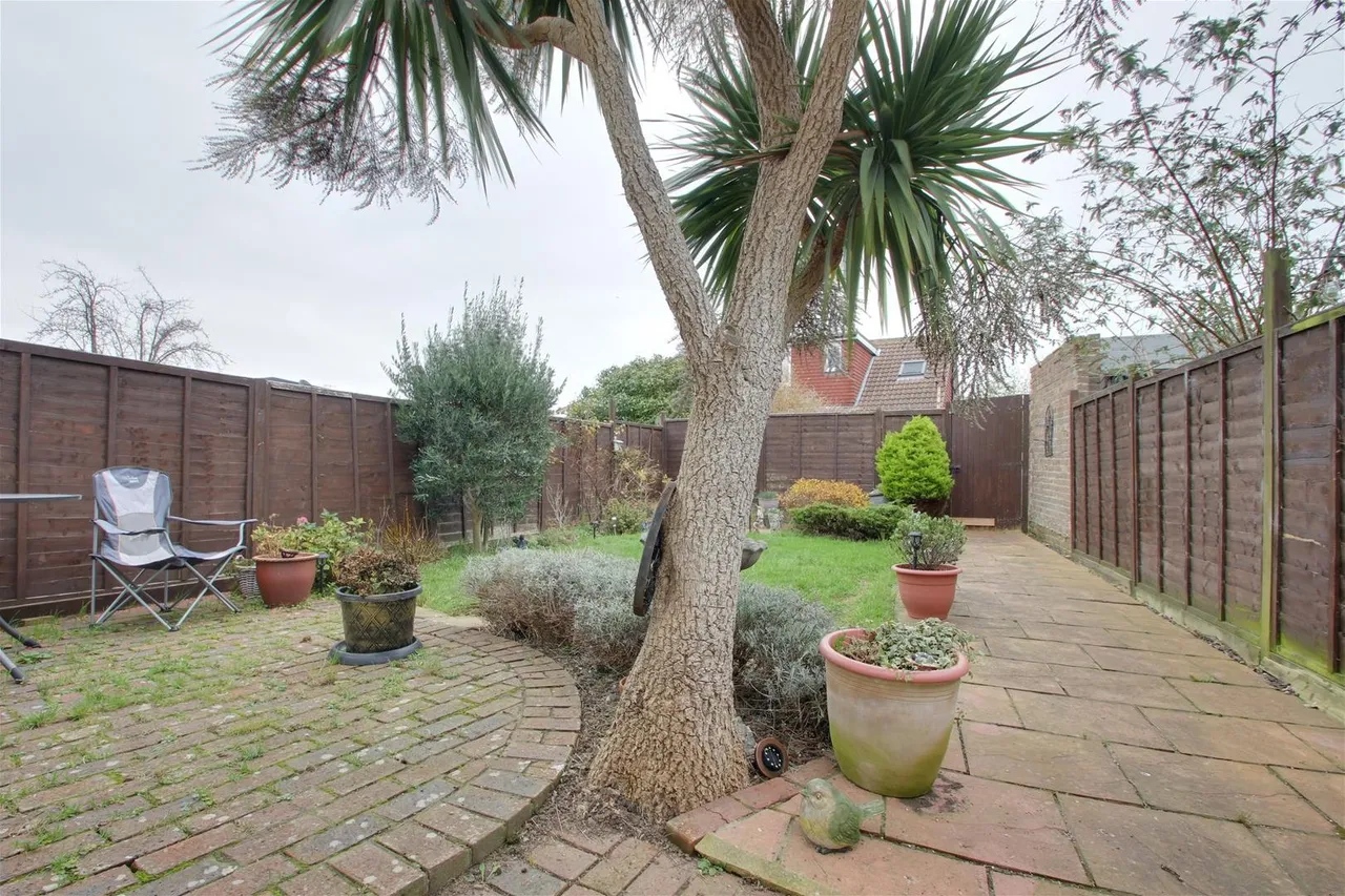 Ladydell Road, Worthing, photo 9