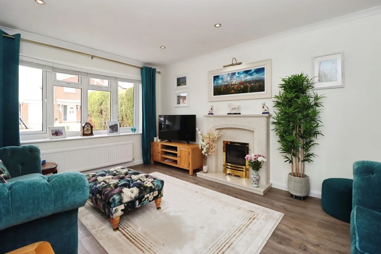Playford Close, Rothwell, Kettering, photo 3