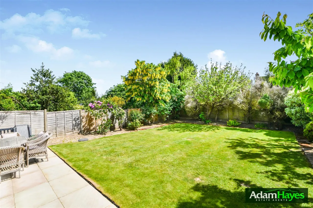 Friary Road, North Finchley, N12, photo 17