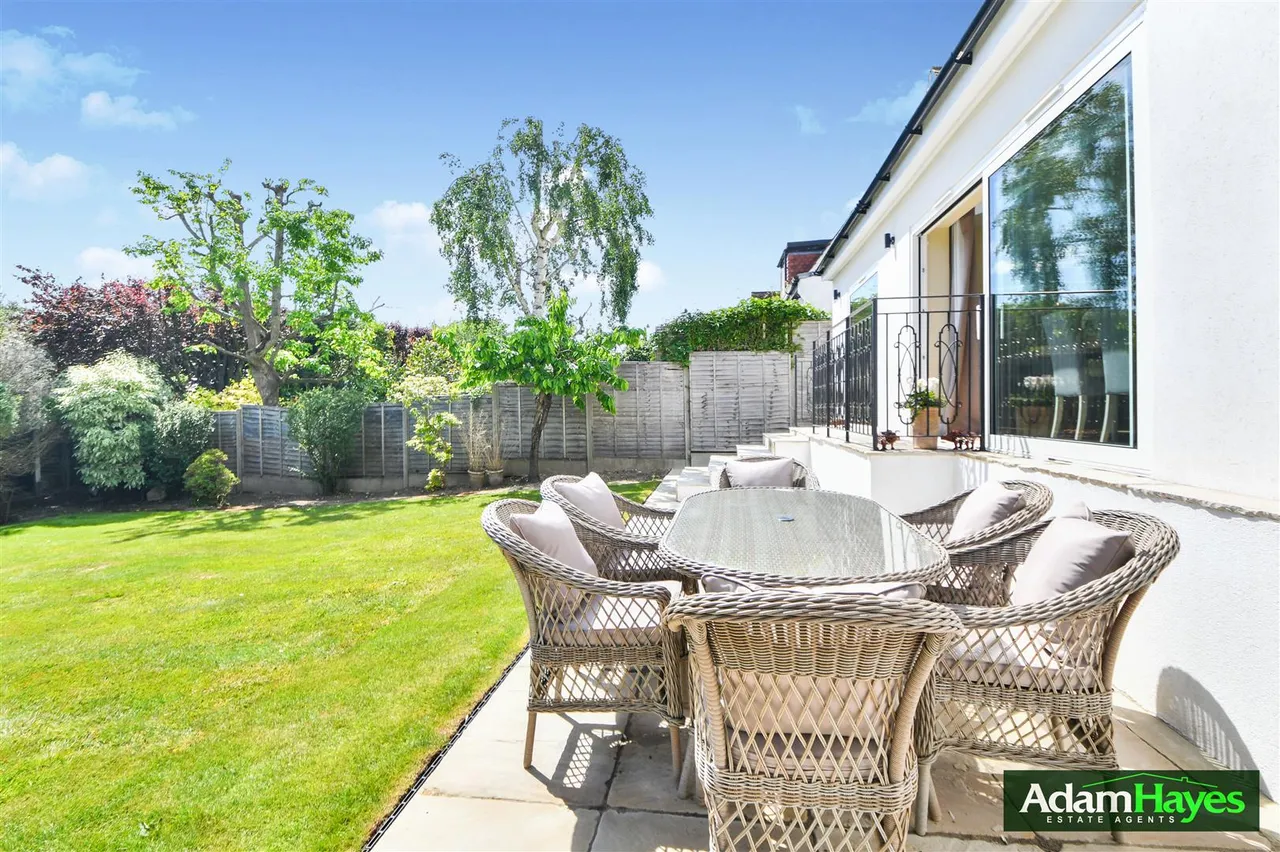 Friary Road, North Finchley, N12, photo 18