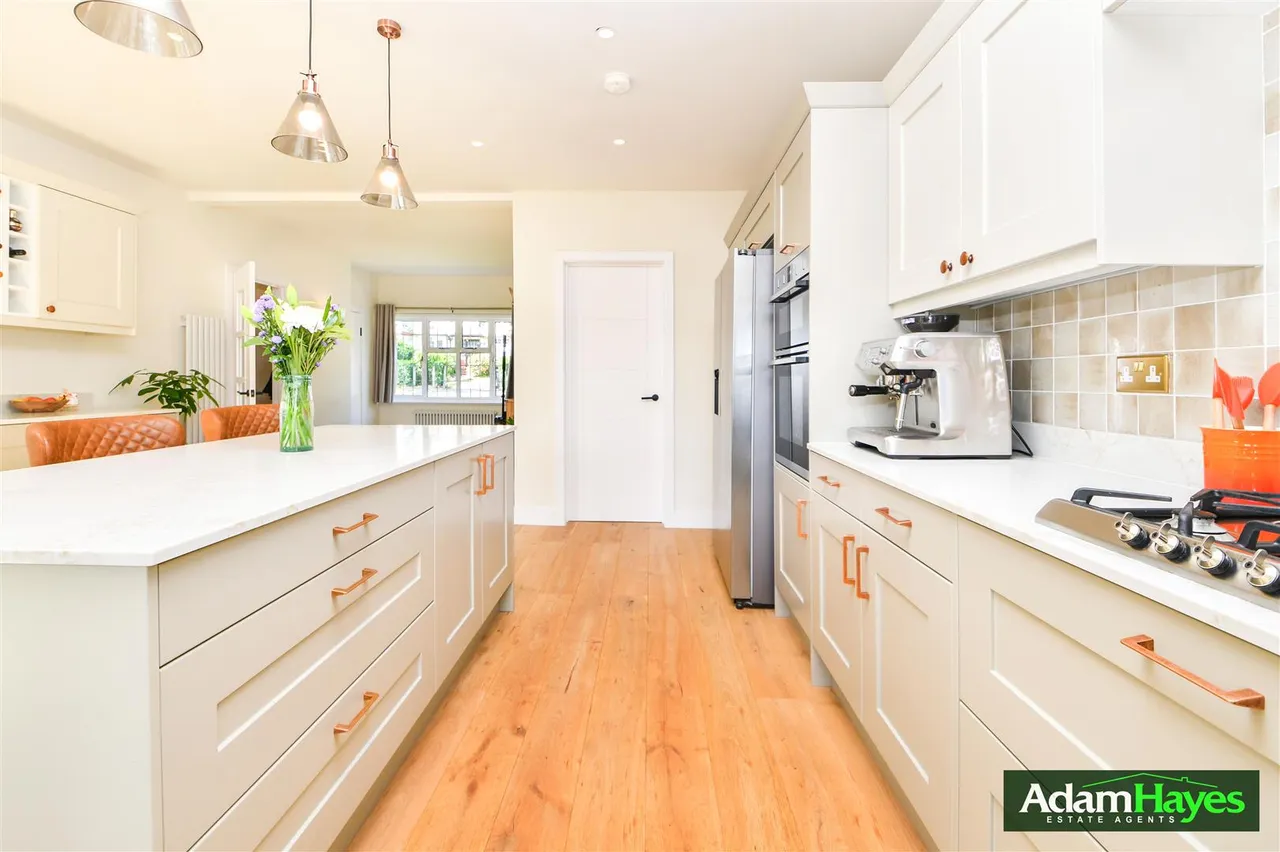 Friary Road, North Finchley, N12, photo 15